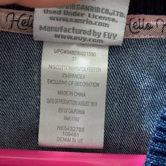 Girl Hello Kitty jacket - Picture 3 of 6